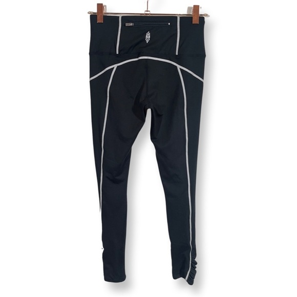 Free People Movement High-Rise 7/8 You're A Peach Leggings Blk-Still Full Price - Picture 1 of 9